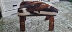 Mooie houten voetenbank poef met koeienhuid, Ophalen of Verzenden, Zo goed als nieuw, Hout