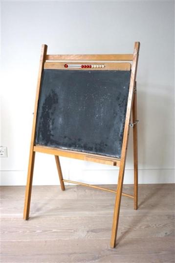 Vintage schoolbord voor volwassenen beschikbaar voor biedingen