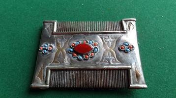 Antieke kam - turkoois - koraal - karneool - hoorn - messing beschikbaar voor biedingen