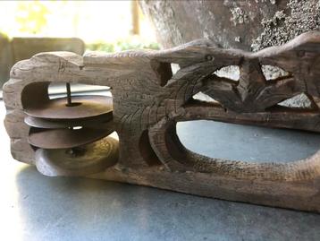 Oud instrument Khartal tamboerijn India Oosters sleets sober beschikbaar voor biedingen