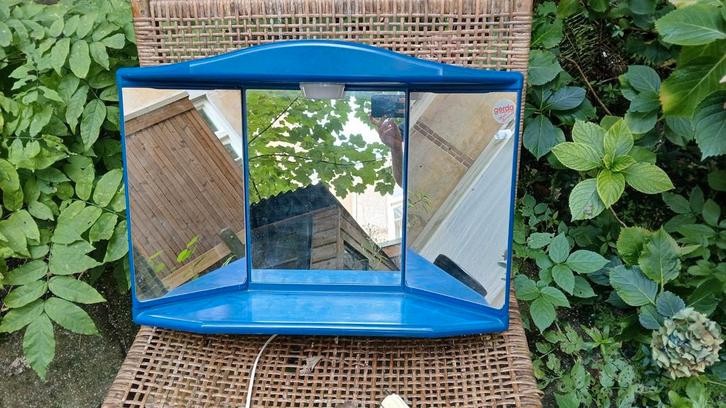 Vintage badkamer kast met lampje, Huis en Inrichting, Badkamer | Badkamermeubels, Gebruikt, (Half)hoge kast, Minder dan 100 cm