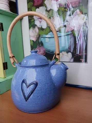 Theepot uit Japan Blauw keramiek met Rotan hengsel beschikbaar voor biedingen