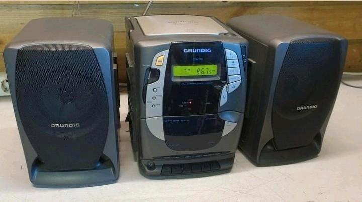 Grundig cdm-700 radio cd speler draagbaar, Audio, Tv en Foto, Radio's, Gebruikt, Ophalen of Verzenden