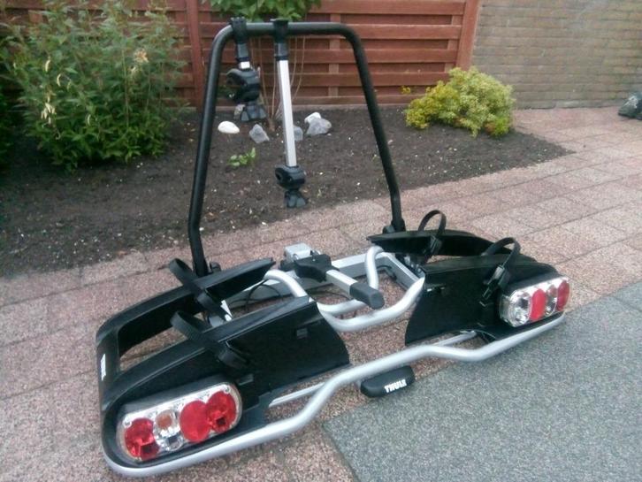 Te huur fietsendrager Thule (ook geschikt voor e-bikes!), Auto diversen, Fietsendragers, Zo goed als nieuw, Trekhaakdrager, 2 fietsen