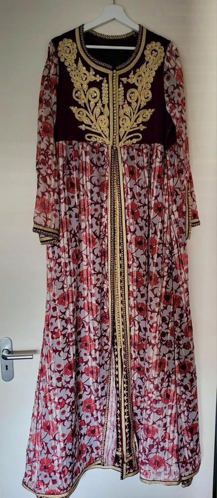 Handgemaakte Takchita M-L (beschadigd), Kleding | Dames, Gelegenheidskleding, Ophalen of Verzenden