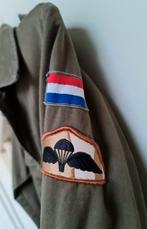 Landmacht overhemd blouse + niet originele emblemen 1981, Ophalen, Gedragen