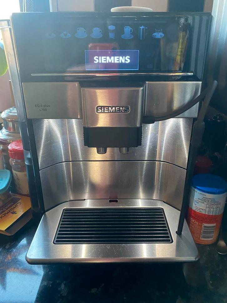 Siemens EQ.6 plus s700 Espresso Machine, Witgoed en Apparatuur, Koffiezetapparaten, Gebruikt, Koffiebonen, Espresso apparaat, 1 kopje