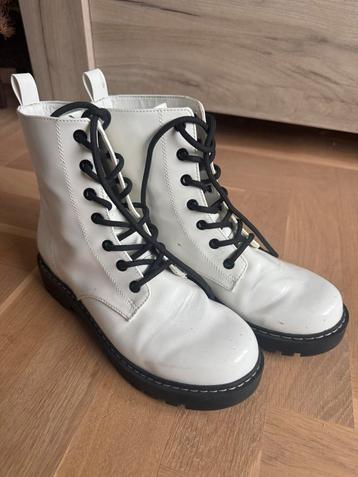 Dames veterlaarsjes wit H&M maat 38 beschikbaar voor biedingen