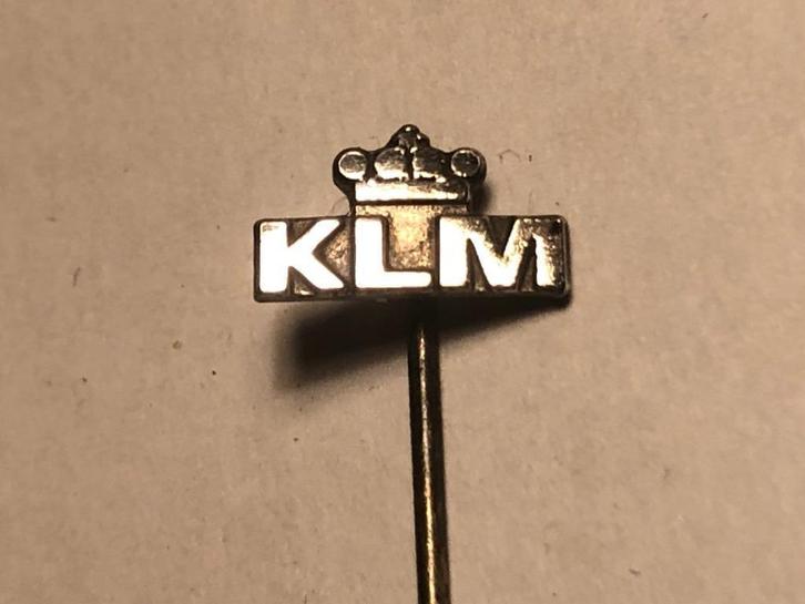 Metalen KLM KON. LUCHTVAART MIJ Speld (Metaalkleur)., Verzamelen, Speldjes, Pins en Buttons, Zo goed als nieuw, Speldje of Pin