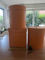 Oranje Kartonnen Opbergdozen met Gebruikssporen, Overige materialen, Gebruikt, Ophalen of Verzenden, 20 tot 30 liter