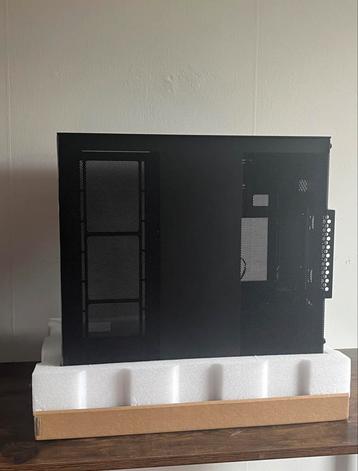 Lian Li 011 Vision Compact beschikbaar voor biedingen