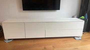 Laatste kans: Gratis TV kast afm 2.10 b x 44.5 d x 54 h