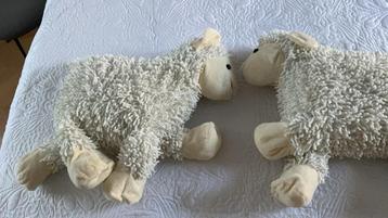 2 grote Texelse knuffel schapen…per stuk of per twee beschikbaar voor biedingen