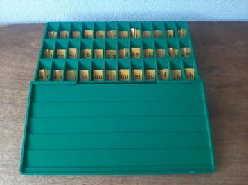 Groene letterdoos Uitgeverij Dijkstra Zeist  beschikbaar voor biedingen