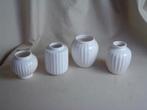 4 kleine witte aardewerk vasjes lepelvaasjes vintage, Gebruikt, Wit, Aardewerk of Porselein, Ophalen of Verzenden