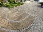 GRATIS af te halen grindtegels cobblestones en klinkers, Ophalen, Gebruikt, 10 m² of meer, Beton