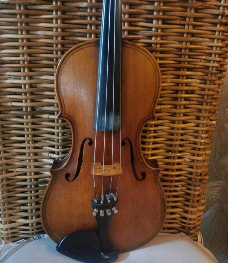 Oude 4/4 Viool zie foto's en beschrijving., Muziek en Instrumenten, Strijkinstrumenten | Violen en Altviolen, Gebruikt, Viool