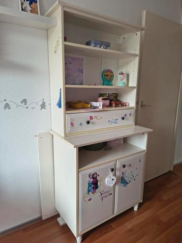 Commode Hemnes met opzetkast beschikbaar voor biedingen