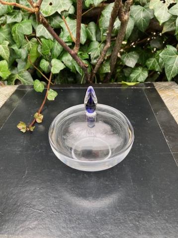 DESIGN bonbonschaaltje met deksel met APARTE knop beschikbaar voor biedingen