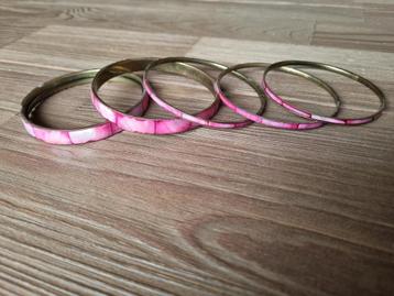 5 Prachtige Vintage Armbanden Mother of Pearl Roze Pink beschikbaar voor biedingen