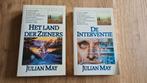 De Interventie / Het land der zieners - Julian May, Boeken, Science fiction, Ophalen of Verzenden, Zo goed als nieuw