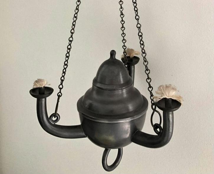 Hangende tinnen olielamp, totale lengte 46cm, Huis en Inrichting, Lampen | Hanglampen, Zo goed als nieuw, Minder dan 50 cm, Ophalen of Verzenden