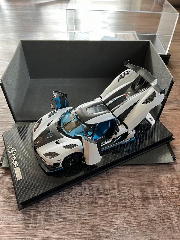 Frontiart Koenigsegg Agera RS1 full open 1/18 as new RARE, Hobby en Vrije tijd, Modelauto's | 1:18, Zo goed als nieuw, Overige merken