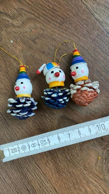 3 eikelpoppetjes beschikbaar voor biedingen