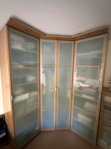 Unieke IKEA PAX hoekkast + ladekast – veel ruimte & stijl!
