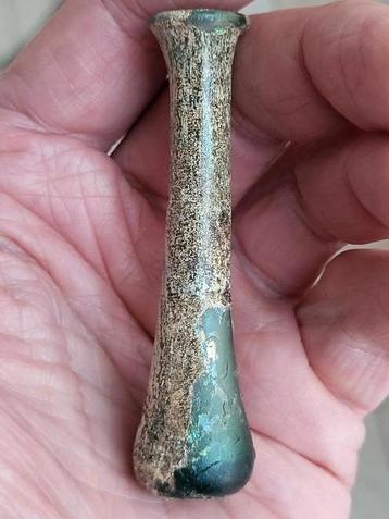 Ungentarium Romeins glas beschikbaar voor biedingen