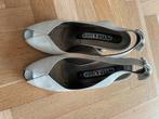 Mooie pumps Peter Kaiser parelmoerwit vintage maat 4 (37), Verzenden, Zo goed als nieuw, Wit