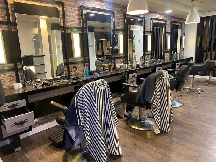 Te huur kapperstoel  35 euro per dag kapper gezocht, Diensten en Vakmensen, Kappers en Thuiskappers, Knippen, Zonder afspraak