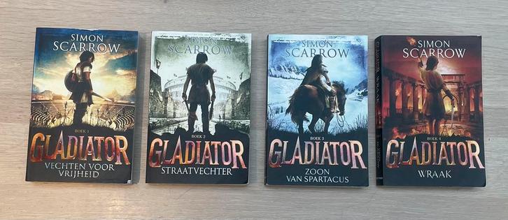 Simon Scarrow - Gladiator boek 1 t/m 4, Boeken, Kinderboeken | Jeugd | 10 tot 12 jaar, Gelezen, Fictie, Ophalen
