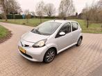 Toyota Aygo 1.0 12V Vvt-i 5DRS 2009 Grijs nieuwe apk!, Voorwielaandrijving, 4 stoelen, 68 pk, Handgeschakeld