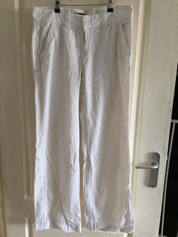 Only witte zomerbroek 40 (2B19) beschikbaar voor biedingen