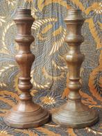 Zwaar stel antieke bronzen kandelaars 35,5 cm. 18de eeuw., Antiek en Kunst, Antiek | Kandelaars, Ophalen of Verzenden, Koper of Brons
