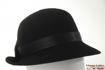 Vintage Dameshoed zwart wolvilt 57 gratis verzenden in NL beschikbaar voor biedingen