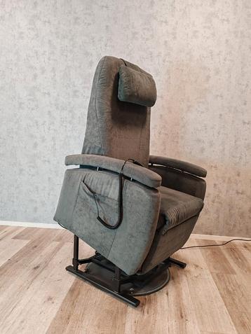 Fitform sta op stoel relax fauteuil op draaiplateau  beschikbaar voor biedingen