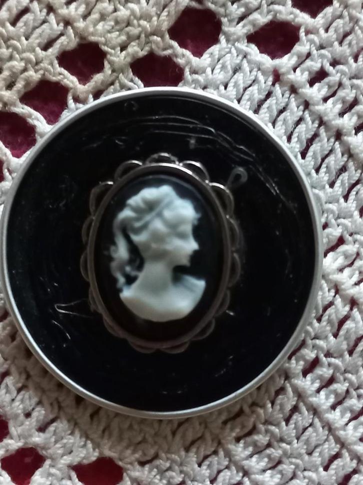 Antieke camee en diverse., Sieraden, Tassen en Uiterlijk, Broches, Zo goed als nieuw, Overige materialen, Ophalen of Verzenden