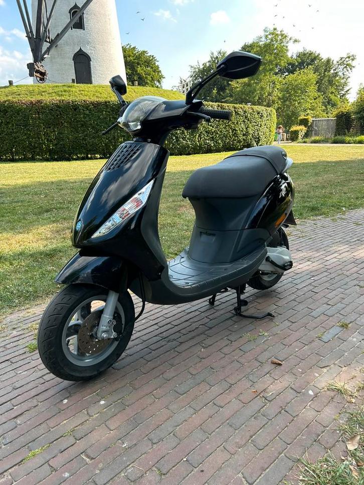 Piaggio zip 2takt 50cc, Fietsen en Brommers, Scooters | Peugeot, Zo goed als nieuw, Jet force, Ophalen