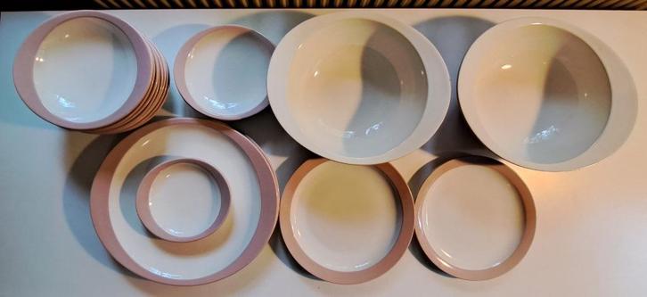 Vintage serviesdelen van Plateelbakkerij Fris te Edam, Antiek en Kunst, Antiek | Keramiek en Aardewerk, Ophalen