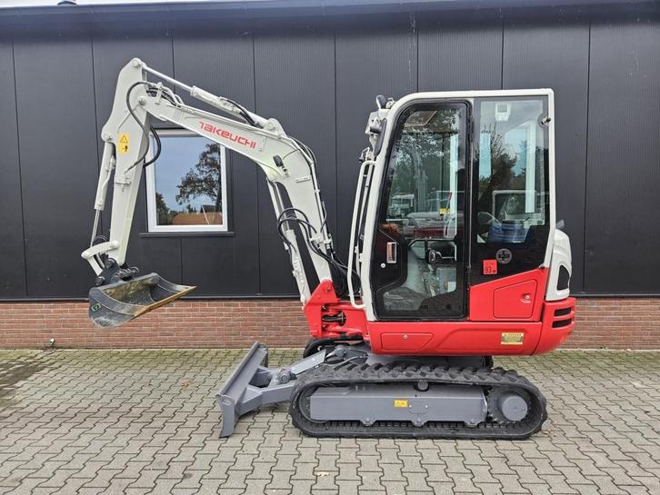Takeuchi TB230, Zakelijke goederen, Machines en Bouw | Kranen en Graafmachines, Graafmachine