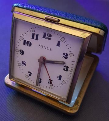 Vintage Kienzle Mechanisch Reisklokje uit de jaren 50–60 beschikbaar voor biedingen
