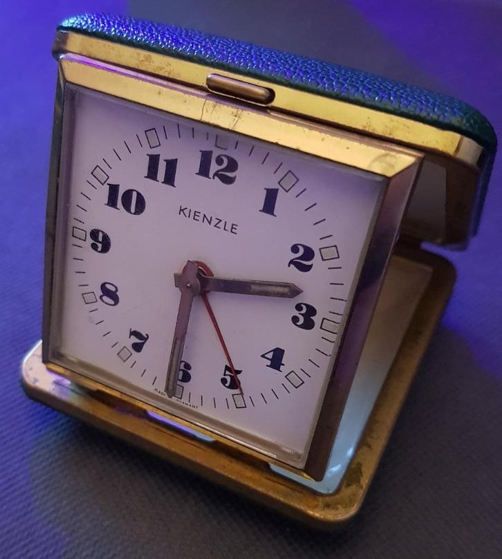 Vintage Kienzle Mechanisch Reisklokje uit de jaren 50–60, Antiek en Kunst, Antiek | Klokken, Ophalen