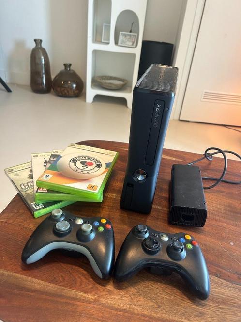XBOX 360! Eventueel als pakket te koop, Spelcomputers en Games, Spelcomputers | Xbox 360, Zo goed als nieuw, 250 GB, 360 S, Met 2 controllers