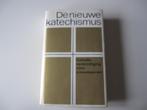 ‘De nieuwe katechismus’ -bijbel- oude nieuwe testament, Ophalen of Verzenden, Gelezen