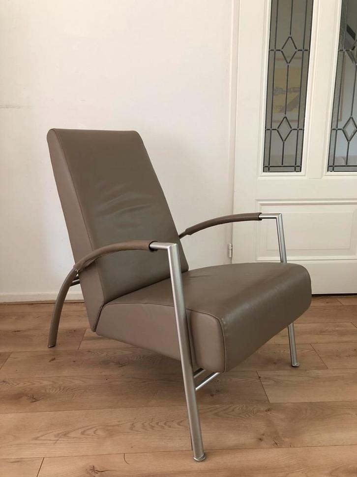 Harvink Fauteuil model De Club IGST., Huis en Inrichting, Fauteuils, Zo goed als nieuw, Leer, Metaal, 50 tot 75 cm, 75 tot 100 cm
