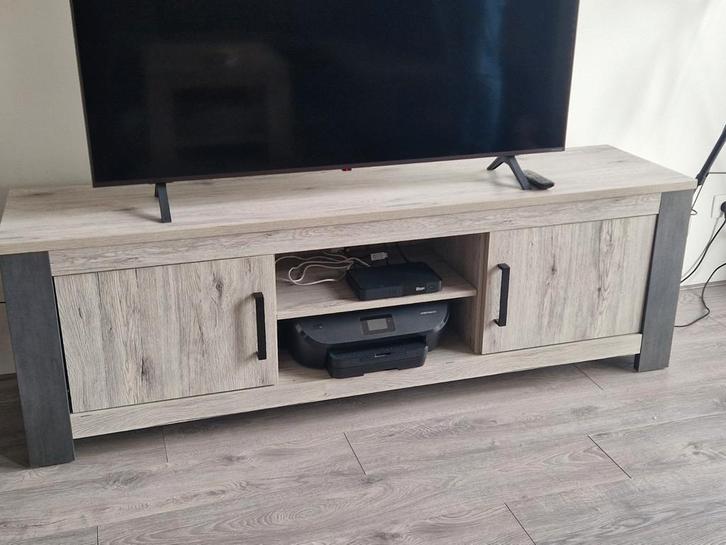 Tv-kast met 2 deuren - 176x56x44 cm, Huis en Inrichting, Kasten | Televisiemeubels, Ophalen
