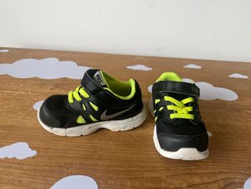 Nike Revolution 2 kinderschoenen maat 23 beschikbaar voor biedingen