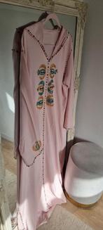 Prachtige Djellaba - Maat M - Nieuw!, Kleding | Dames, Jurken, Maat 38/40 (M), Nieuw, Ophalen of Verzenden, Roze